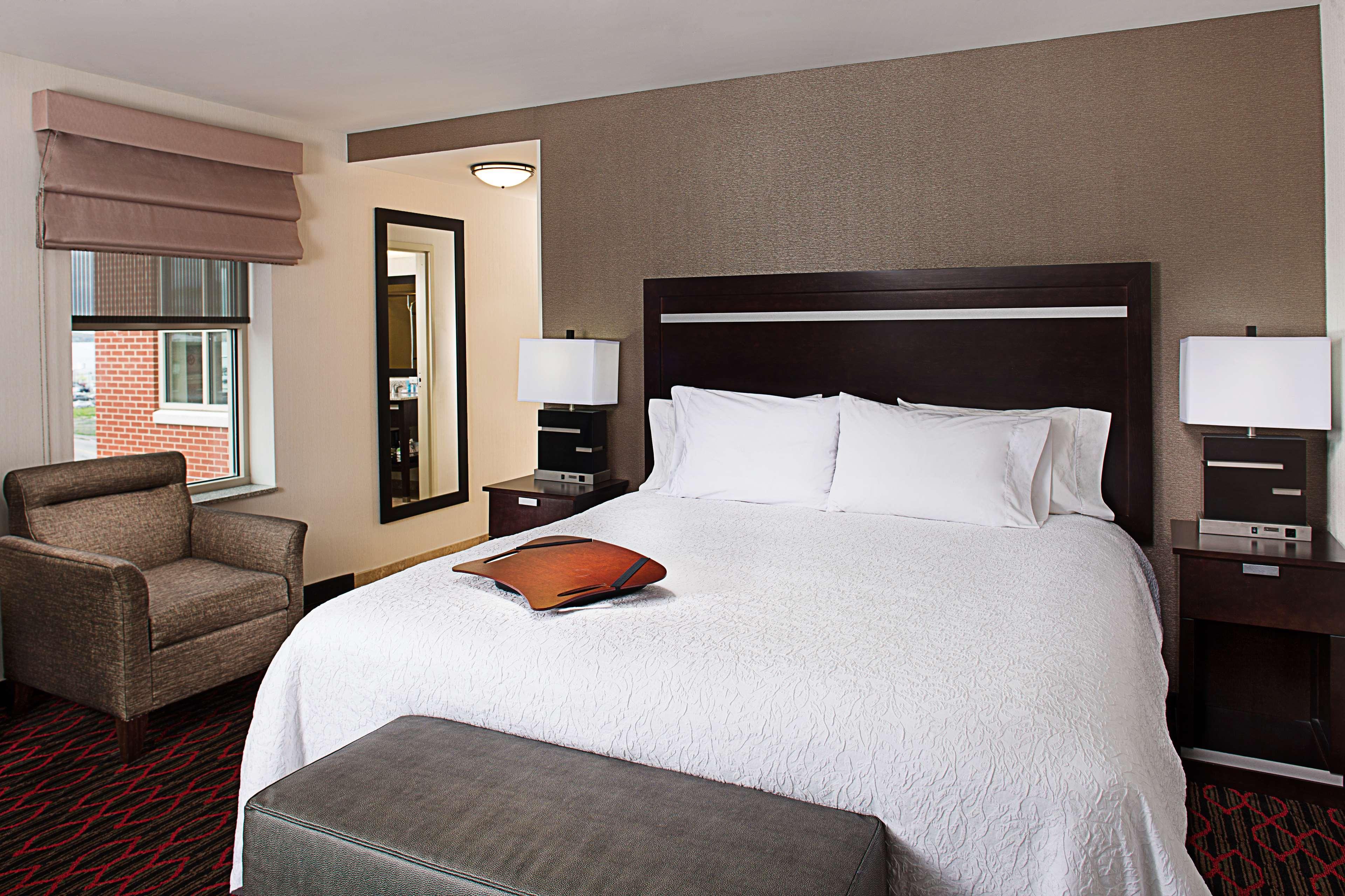 Hampton Inn Portland Downtown Waterfront Екстериор снимка