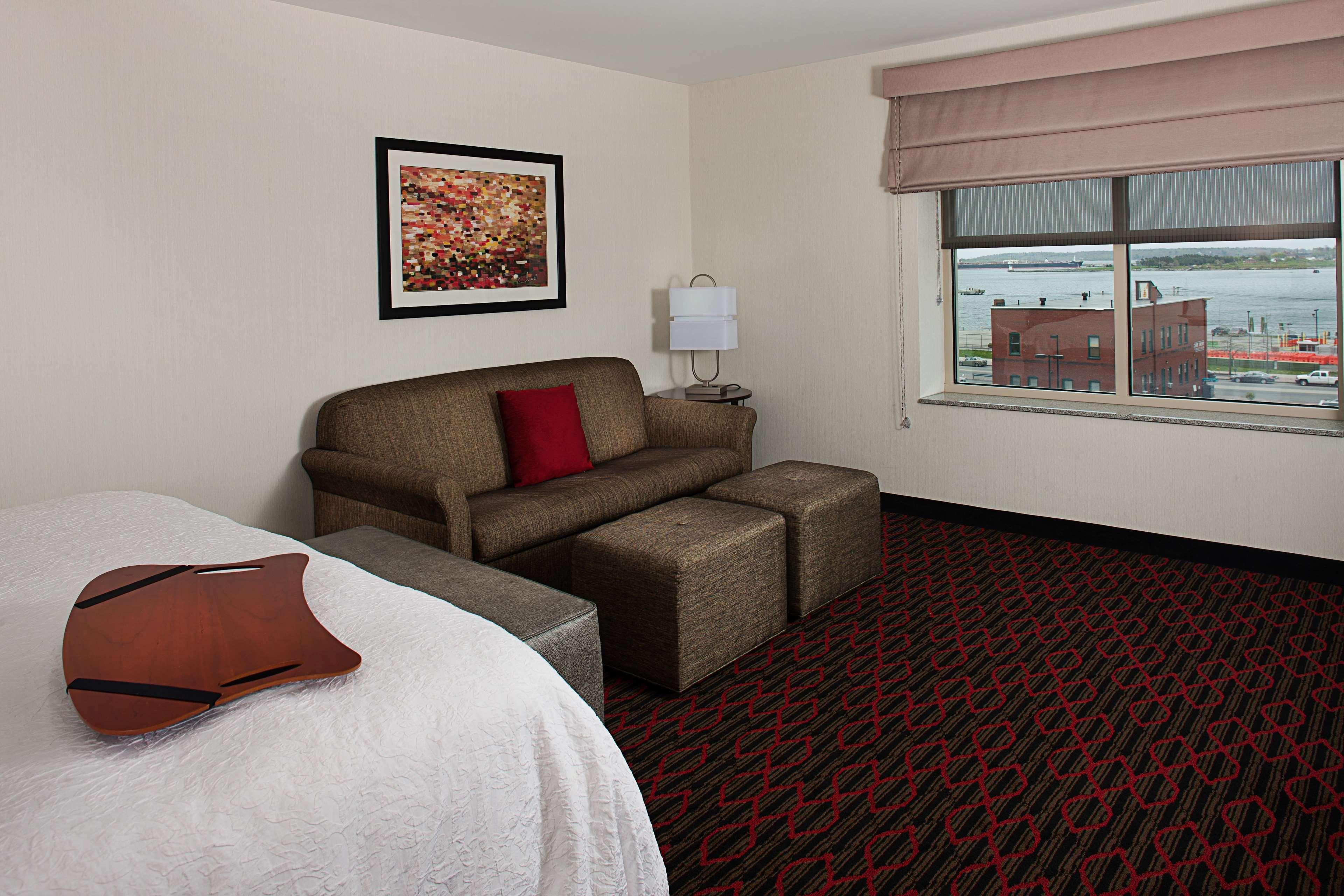 Hampton Inn Portland Downtown Waterfront Екстериор снимка
