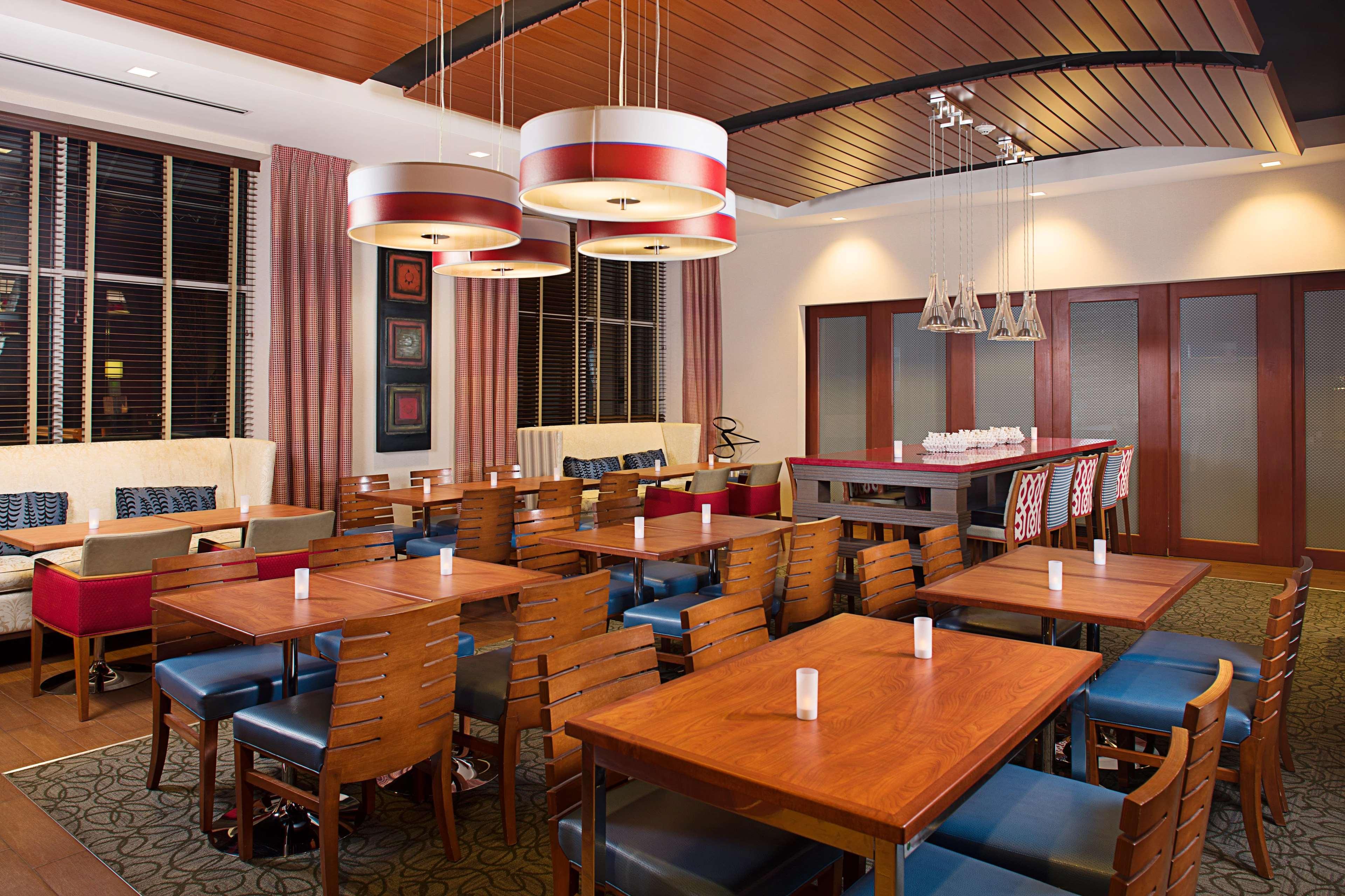 Hampton Inn Portland Downtown Waterfront Екстериор снимка
