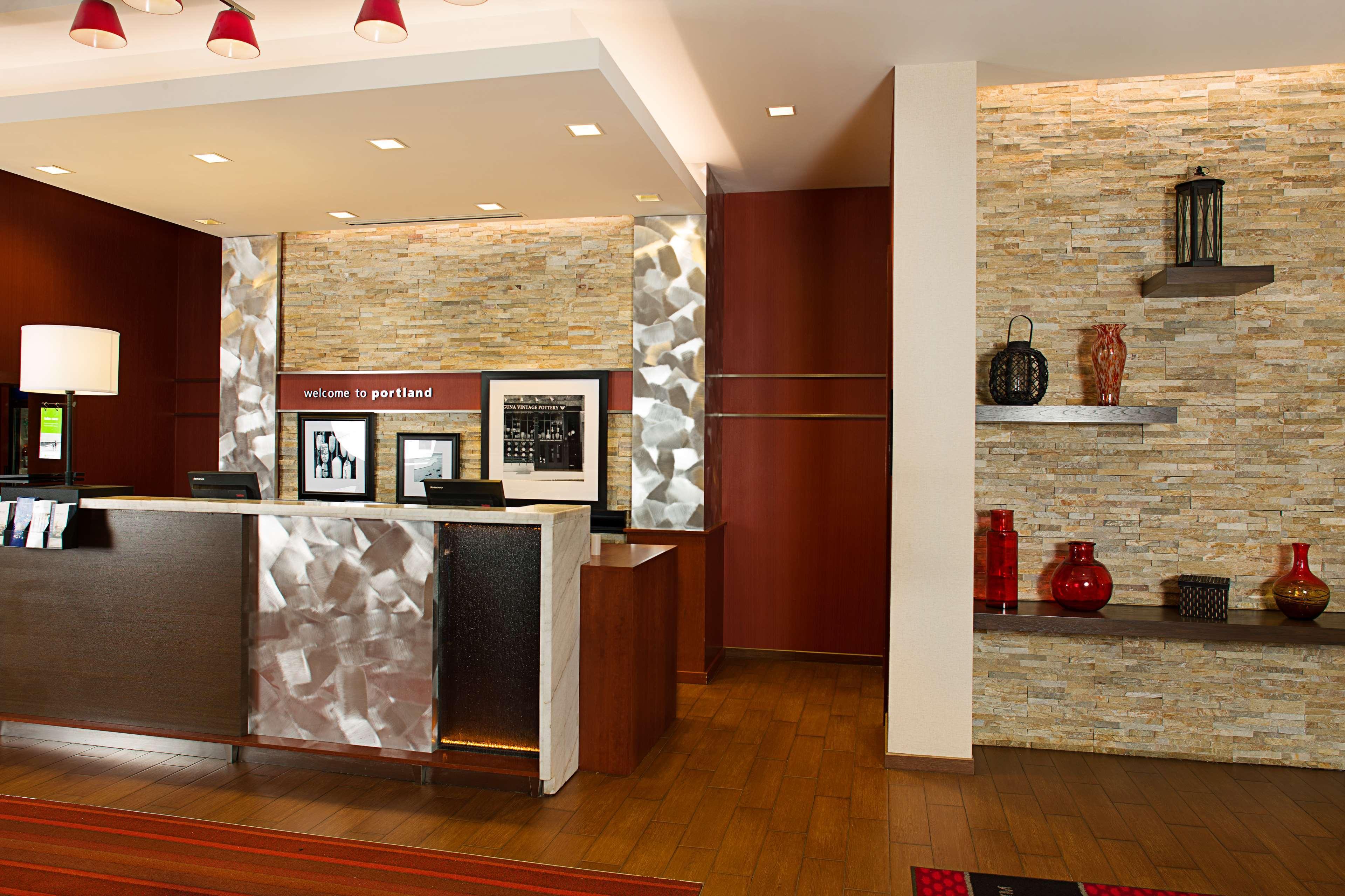 Hampton Inn Portland Downtown Waterfront Екстериор снимка