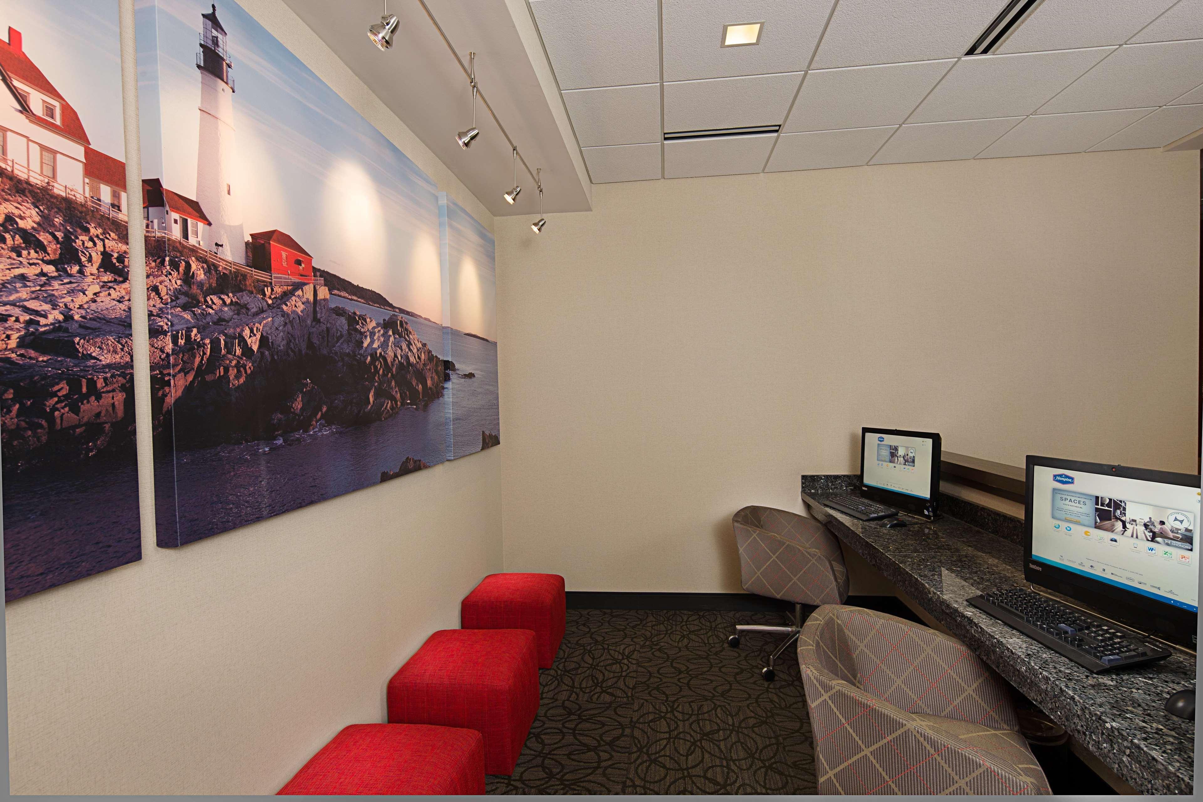 Hampton Inn Portland Downtown Waterfront Екстериор снимка