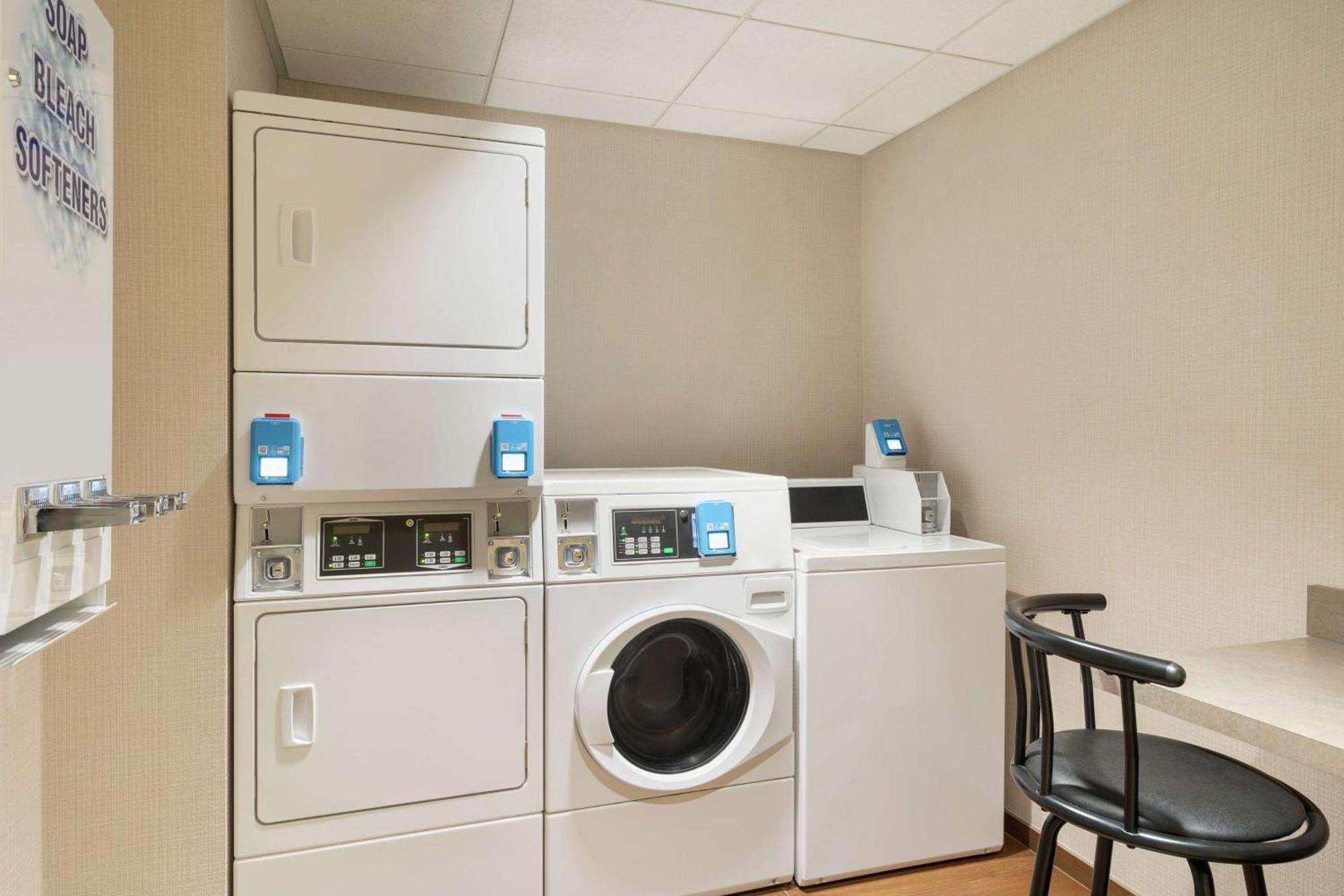 Hampton Inn Portland Downtown Waterfront Екстериор снимка