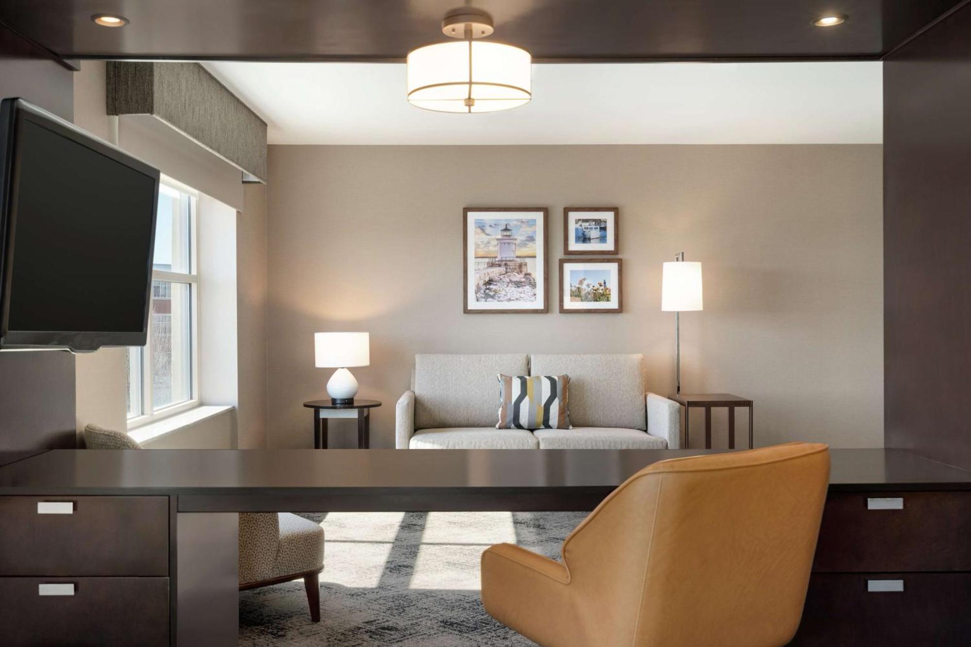 Hampton Inn Portland Downtown Waterfront Екстериор снимка