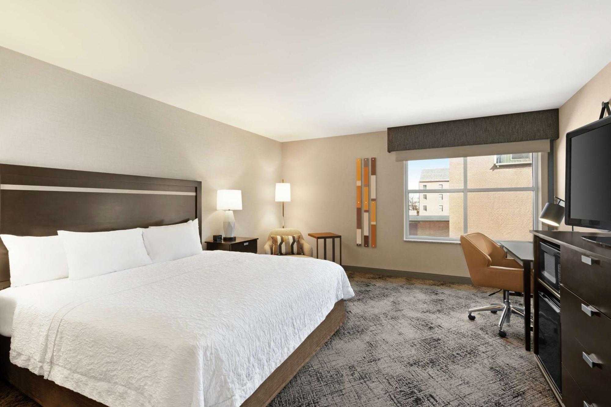 Hampton Inn Portland Downtown Waterfront Екстериор снимка