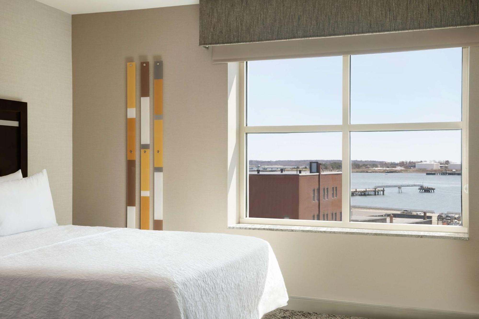 Hampton Inn Portland Downtown Waterfront Екстериор снимка