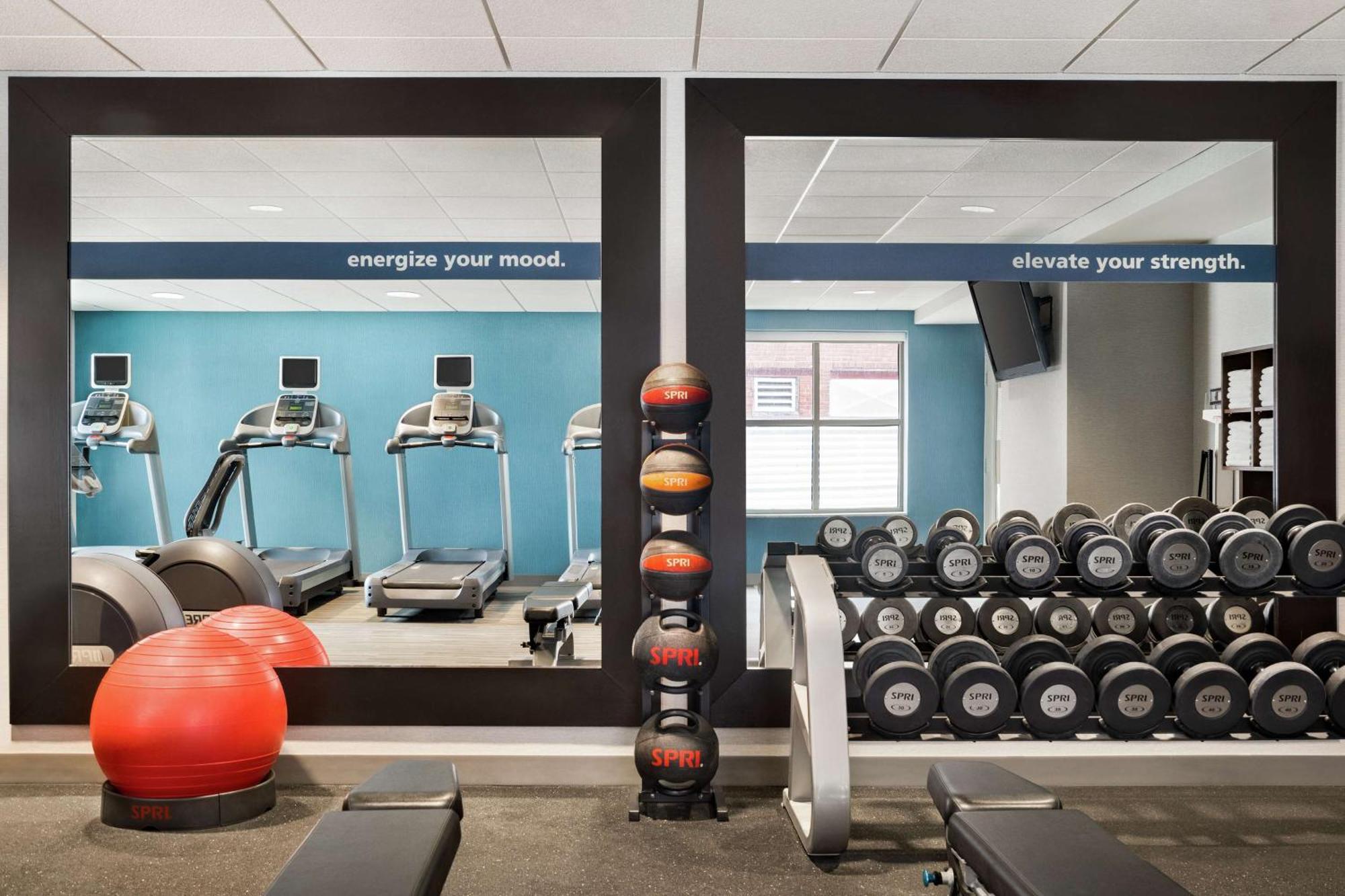 Hampton Inn Portland Downtown Waterfront Екстериор снимка