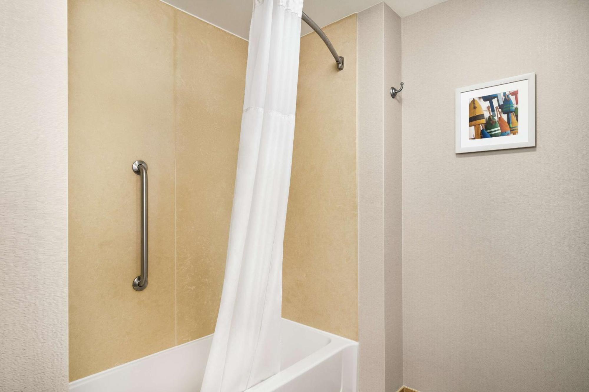 Hampton Inn Portland Downtown Waterfront Екстериор снимка