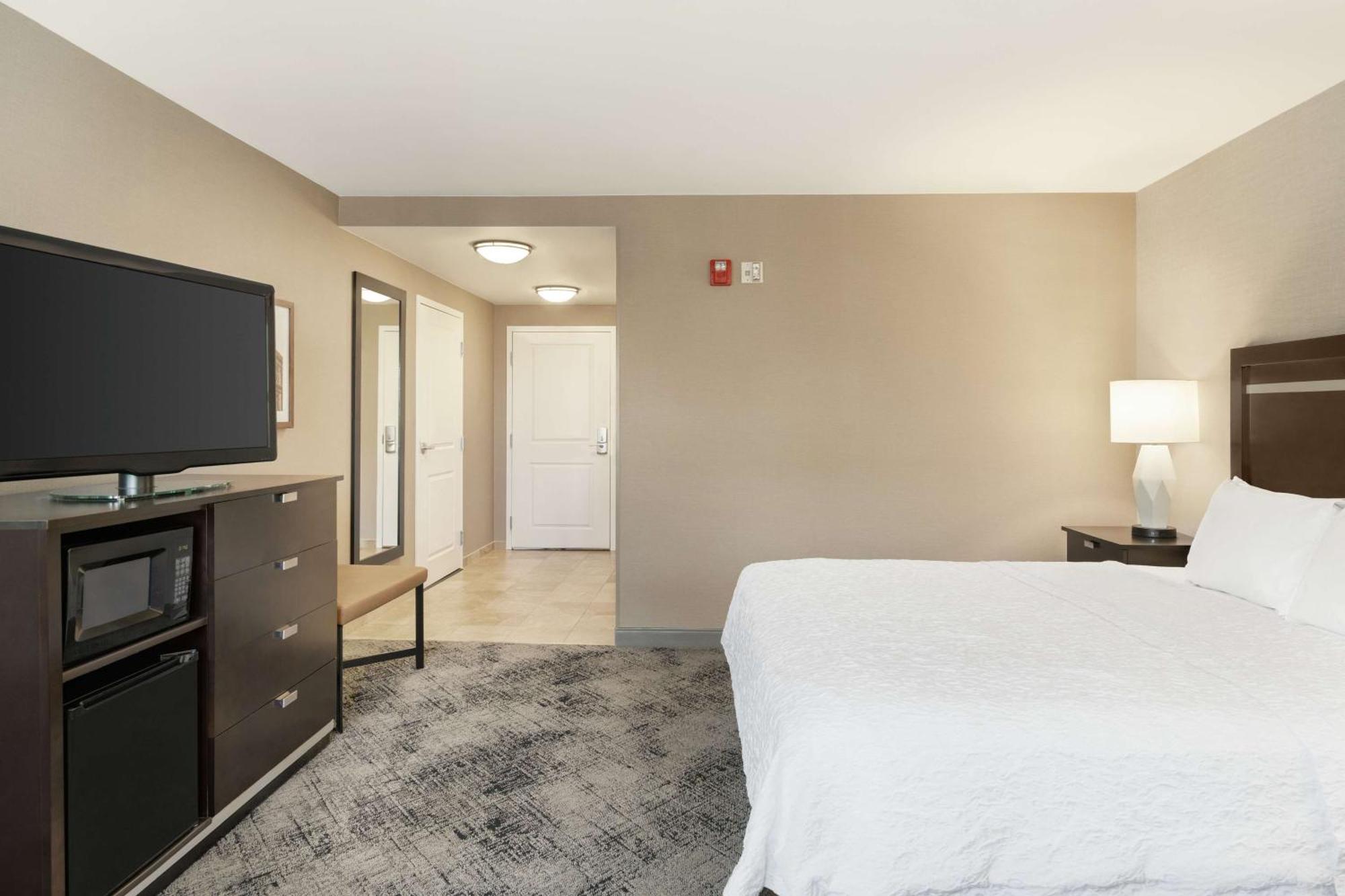 Hampton Inn Portland Downtown Waterfront Екстериор снимка