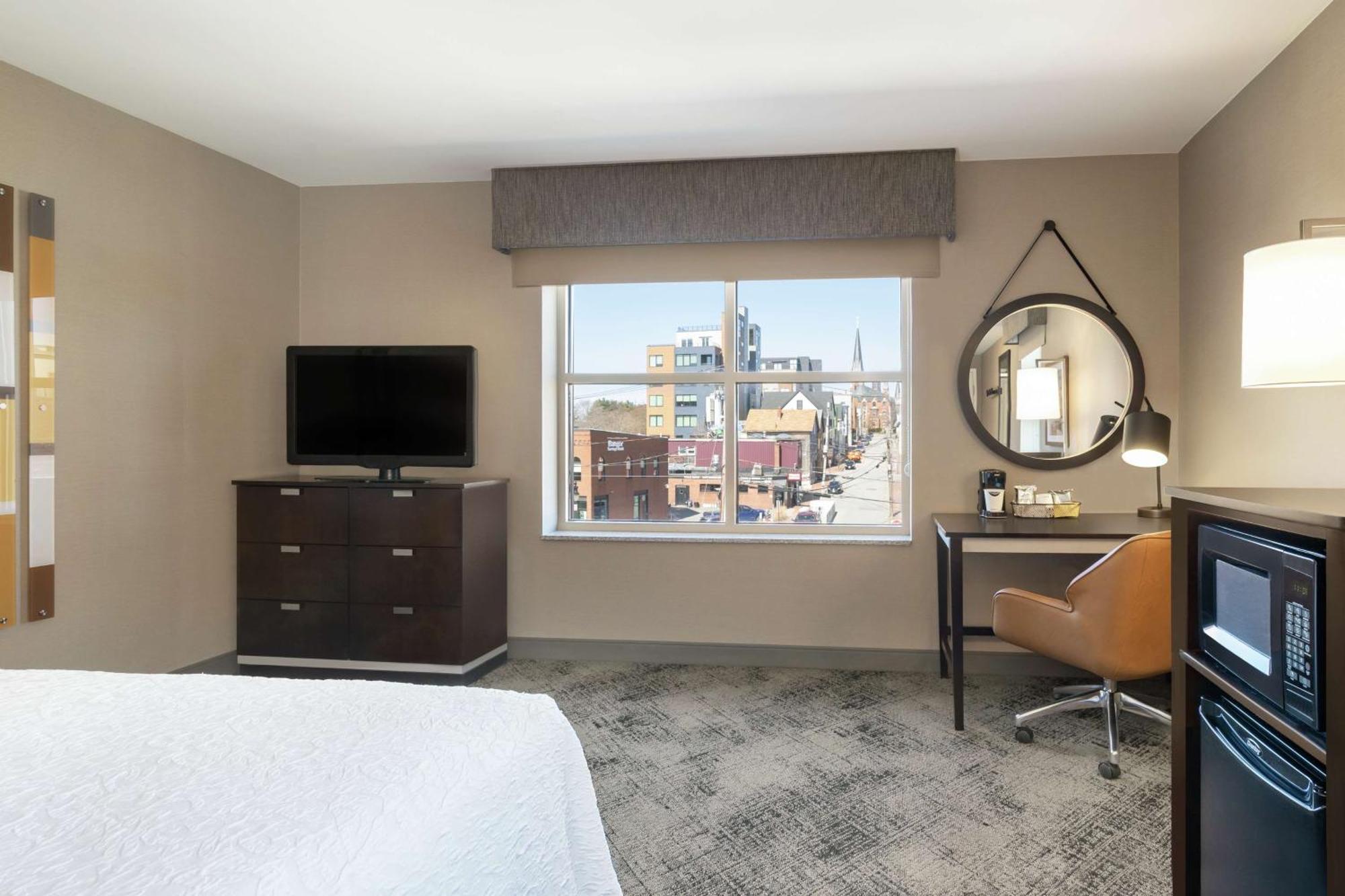 Hampton Inn Portland Downtown Waterfront Екстериор снимка