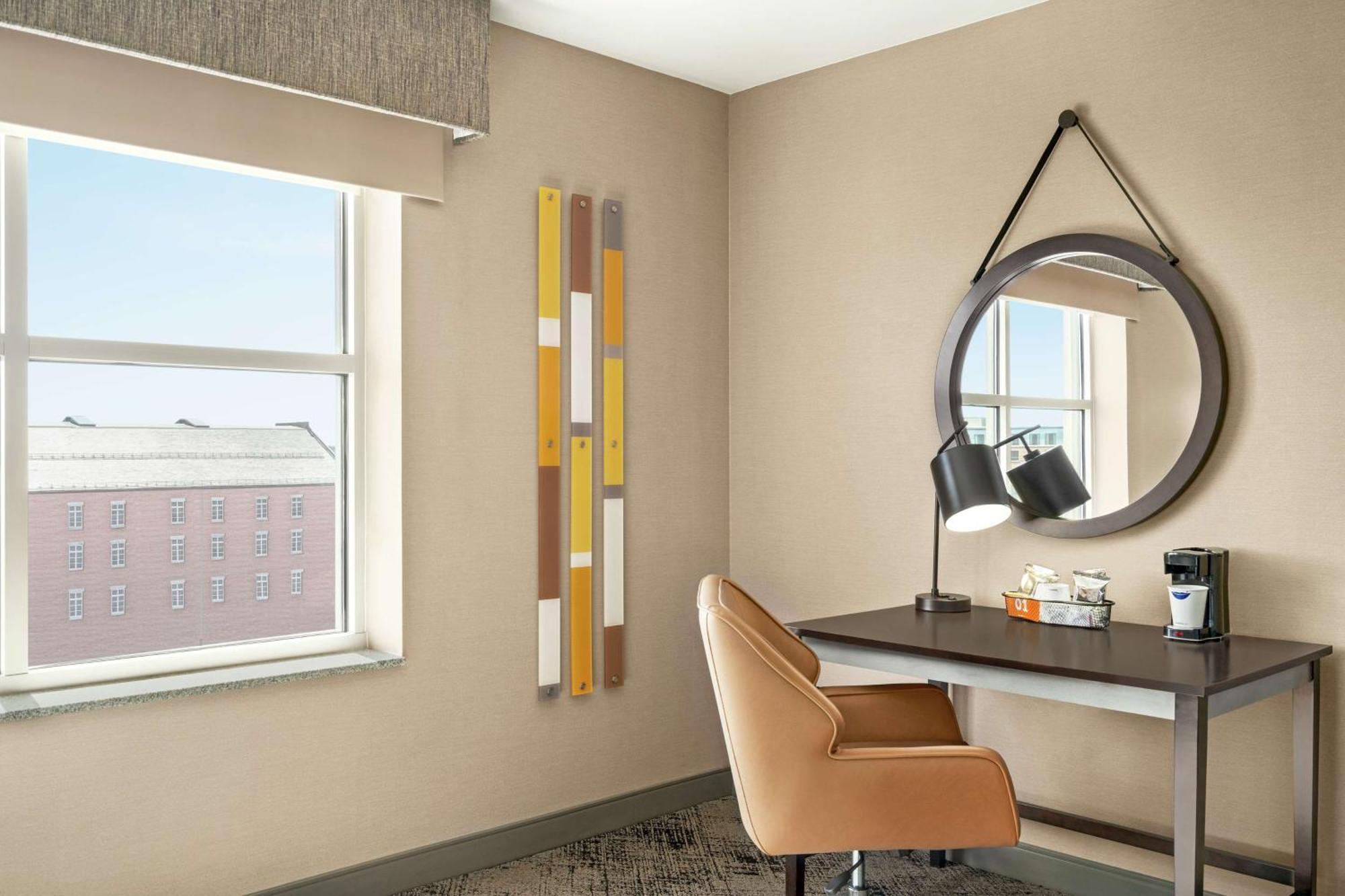 Hampton Inn Portland Downtown Waterfront Екстериор снимка