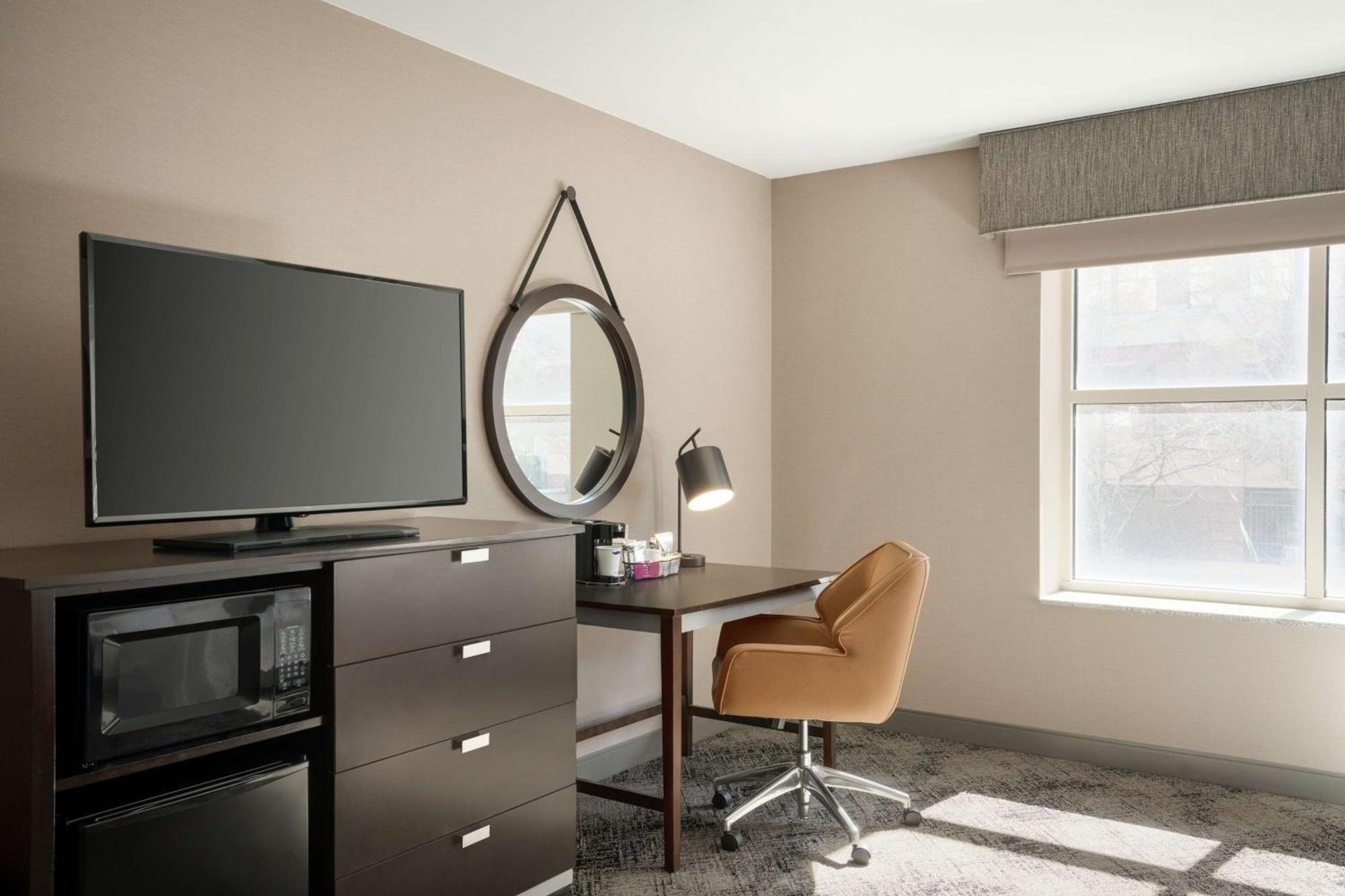 Hampton Inn Portland Downtown Waterfront Екстериор снимка