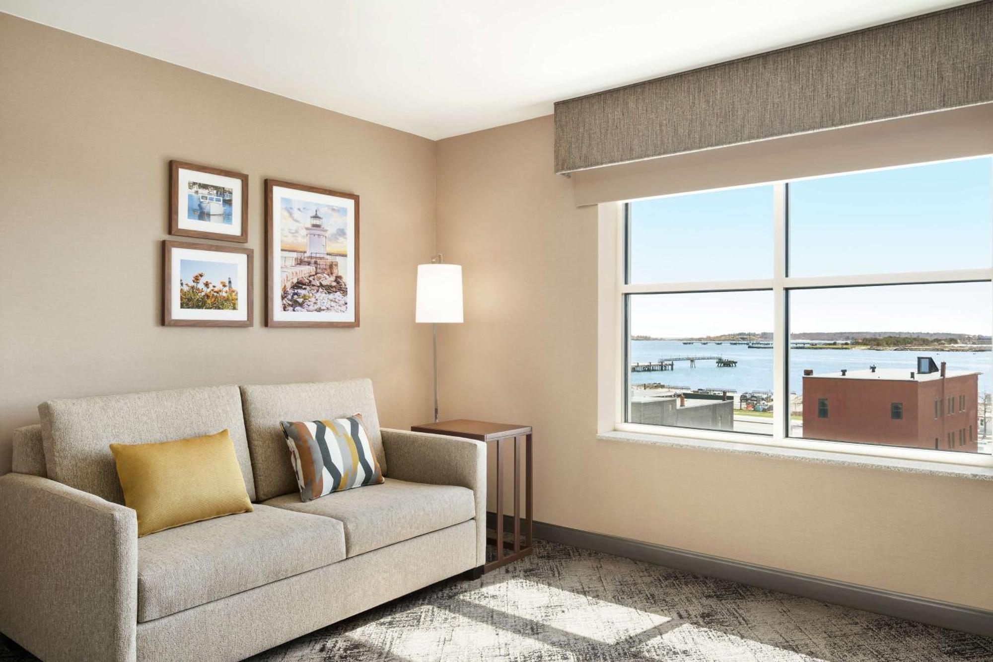 Hampton Inn Portland Downtown Waterfront Екстериор снимка